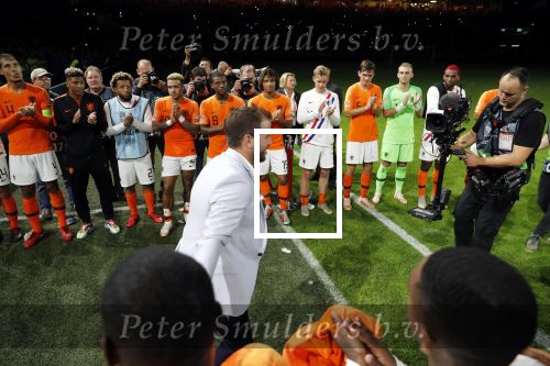 Amsterdam 13 oktober 2018
Nederland - Duitsland in de Johan Cruijff arens . eindstand 3-0
Na de Wedstrijd werden Dirk Kuyt en Rafael v d Vaart  gehuldigd. Dirk had zijn vrouw Gertrude en kinderen meegenomen. Rafael had zijn vriendin Estavan Polman en zijn kinderen Damian en Jesslynn meegenomen . Ook zijn ouders en schoonouders waren erbij.