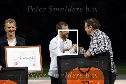 Amsterdam 13 oktober 2018
Nederland - Duitsland in de Johan Cruijff arens . eindstand 3-0
Na de Wedstrijd werden Dirk Kuyt en Rafael v d Vaart  gehuldigd. Dirk had zijn vrouw Gertrude en kinderen meegenomen. Rafael had zijn vriendin Estavan Polman en zijn kinderen Damian en Jesslynn meegenomen . Ook zijn ouders en schoonouders waren erbij.