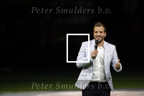 Amsterdam 13 oktober 2018
Nederland - Duitsland in de Johan Cruijff arens . eindstand 3-0
Na de Wedstrijd werden Dirk Kuyt en Rafael v d Vaart  gehuldigd. Dirk had zijn vrouw Gertrude en kinderen meegenomen. Rafael had zijn vriendin Estavan Polman en zijn kinderen Damian en Jesslynn meegenomen . Ook zijn ouders en schoonouders waren erbij.