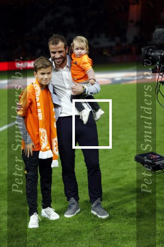 Amsterdam 13 oktober 2018
Nederland - Duitsland in de Johan Cruijff arens . eindstand 3-0
Na de Wedstrijd werden Dirk Kuyt en Rafael v d Vaart  gehuldigd. Dirk had zijn vrouw Gertrude en kinderen meegenomen. Rafael had zijn vriendin Estavan Polman en zijn kinderen Damian en Jesslynn meegenomen . Ook zijn ouders en schoonouders waren erbij.