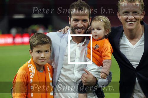 Amsterdam 13 oktober 2018
Nederland - Duitsland in de Johan Cruijff arens . eindstand 3-0
Na de Wedstrijd werden Dirk Kuyt en Rafael v d Vaart  gehuldigd. Dirk had zijn vrouw Gertrude en kinderen meegenomen. Rafael had zijn vriendin Estavan Polman en zijn kinderen Damian en Jesslynn meegenomen . Ook zijn ouders en schoonouders waren erbij.