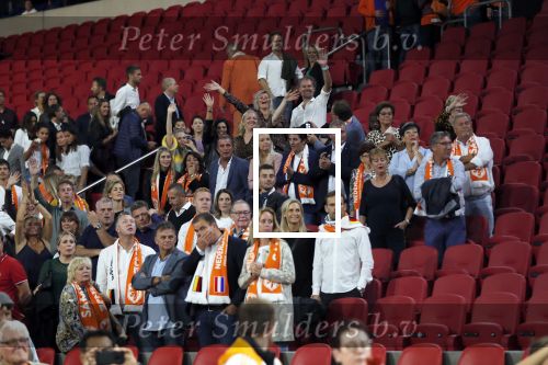 Amsterdam 13 oktober 2018
Nederland - Duitsland in de Johan Cruijff arens . eindstand 3-0
Na de Wedstrijd werden Dirk Kuyt en Rafael v d Vaart  gehuldigd. Dirk had zijn vrouw Gertrude en kinderen meegenomen. Rafael had zijn vriendin Estavan Polman en zijn kinderen Damian en Jesslynn meegenomen . Ook zijn ouders en schoonouders waren erbij.