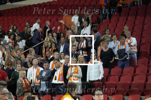 Amsterdam 13 oktober 2018
Nederland - Duitsland in de Johan Cruijff arens . eindstand 3-0
Na de Wedstrijd werden Dirk Kuyt en Rafael v d Vaart  gehuldigd. Dirk had zijn vrouw Gertrude en kinderen meegenomen. Rafael had zijn vriendin Estavan Polman en zijn kinderen Damian en Jesslynn meegenomen . Ook zijn ouders en schoonouders waren erbij.