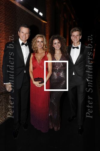Muiden 10 november 2018
Daphne Deckers viert haar 50e verjaardag . Haar man Richard Krajicek en kinderen Emma en Alec zijn natuurlijk aanwezig.