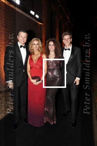 Muiden 10 november 2018
Daphne Deckers viert haar 50e verjaardag . Haar man Richard Krajicek en kinderen Emma en Alec zijn natuurlijk aanwezig.