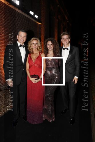 Muiden 10 november 2018
Daphne Deckers viert haar 50e verjaardag . Haar man Richard Krajicek en kinderen Emma en Alec zijn natuurlijk aanwezig.