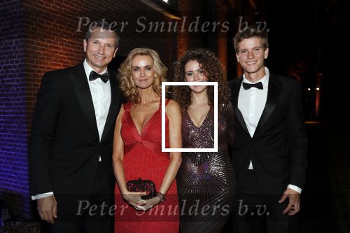 Muiden 10 november 2018
Daphne Deckers viert haar 50e verjaardag . Haar man Richard Krajicek en kinderen Emma en Alec zijn natuurlijk aanwezig.