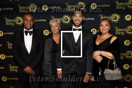 Amsterdam 11 oktober 2018
Uitreiking televizierring in AFAS LIVE.
Beau v Erven Dorens in de grote winnaar. Ritchie Brown met familie