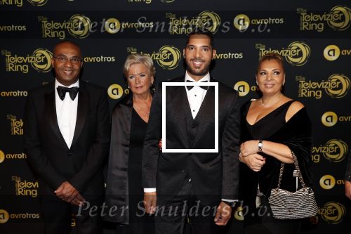 Amsterdam 11 oktober 2018
Uitreiking televizierring in AFAS LIVE.
Beau v Erven Dorens in de grote winnaar. Ritchie Brown met familie