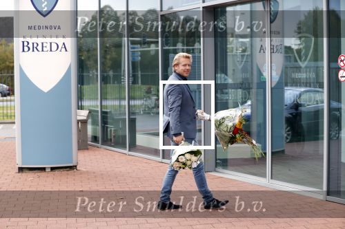Breda 2 oktober 2018
Robbert Hinfelaar gaat op bezoek bij zijn vrouw Patricia Paay die in de kliniek medinova geopereerd is en een nieuwe heup heeft gekregen.