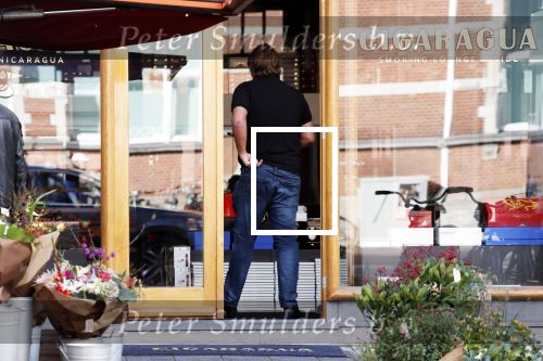 Amsterdam 27 oktober 2018
Robert Jensen gaat sigaren kopen.