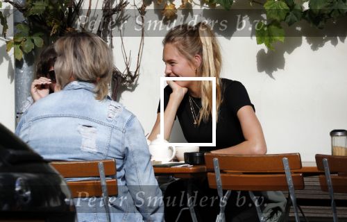 Amsterdam 17 oktober 2018
Romee Strijd en haar man Laurens v leeuwen op terras in amsterdam en bij hun appartement dat ze afgelopen zomer gekocht hebben.