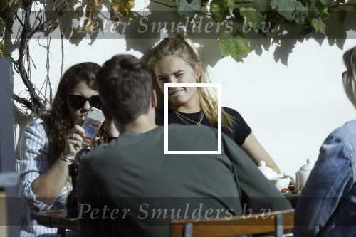 Amsterdam 17 oktober 2018
Romee Strijd en haar man Laurens v leeuwen op terras in amsterdam en bij hun appartement dat ze afgelopen zomer gekocht hebben.