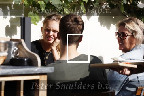 Amsterdam 17 oktober 2018
Romee Strijd en haar man Laurens v leeuwen op terras in amsterdam en bij hun appartement dat ze afgelopen zomer gekocht hebben.