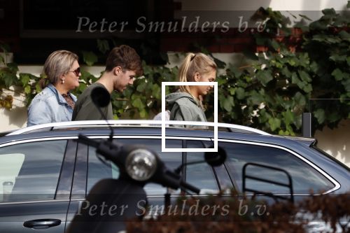 Amsterdam 17 oktober 2018
Romee Strijd en haar man Laurens v leeuwen op terras in amsterdam en bij hun appartement dat ze afgelopen zomer gekocht hebben.