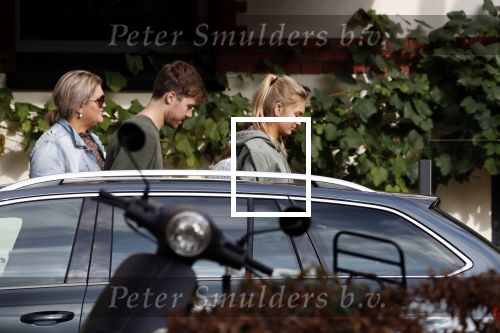 Amsterdam 17 oktober 2018
Romee Strijd en haar man Laurens v leeuwen op terras in amsterdam en bij hun appartement dat ze afgelopen zomer gekocht hebben.