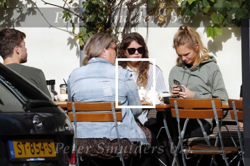 Amsterdam 17 oktober 2018
Romee Strijd en haar man Laurens v leeuwen op terras in amsterdam en bij hun appartement dat ze afgelopen zomer gekocht hebben.