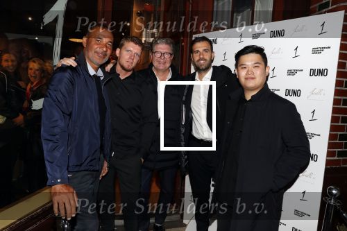 Amsterdam 8 oktober 2018
Presentatie jassenlijn Duno bij 1 op de cornelis schuytstraat. Ruud Gullit bkrijgt eerste jas.