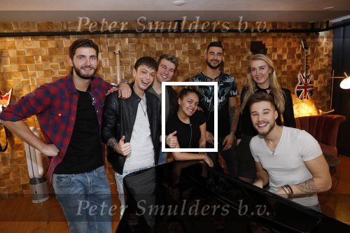 Hilversum 6 november 2018
Dries Roelvink interviewt voor Story Quincy Wilson Luc v Essen en Julia v Helvoirt uit het sbs6 programma house of Talent. Samir Sami