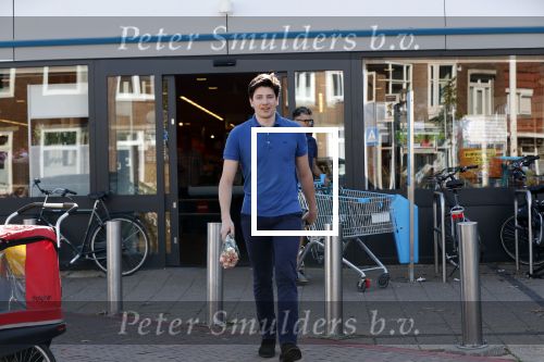Ubbergen 13 oktober 2018
Sjoerd v Gils de partner van Rob Jetten doet boodschappen.