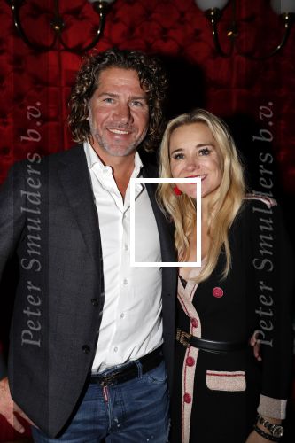 Amsterdam 5 november 2018
Opening Toppers party cafe met Jan Smit Jeroen v d Boom Rene Froger en Gerard Joling. Sonja Bakker met partner Barry Suijdam
