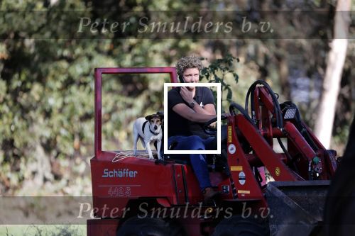 Boekel 10 oktober 2018
Steffi Verhagen aan het werk bij haar boerderij. In beokel zijn momenteel veel wolven waar jacht op wordt gemaakt door jagers.