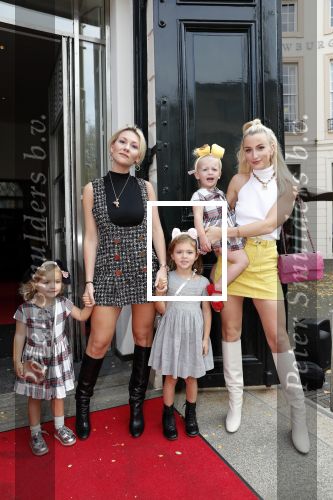 Den Haag 14 oktober 2018
Premiere Woezel en pip in koninklijke schouwburg Den haag. Susanna Klibansky met kinderen