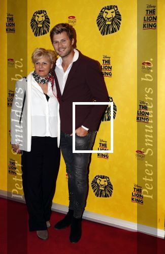 Scheveningen 17 oktober 2018
2 jaar de Lion King in het afas circustheater. Tim Douwsma met moeder