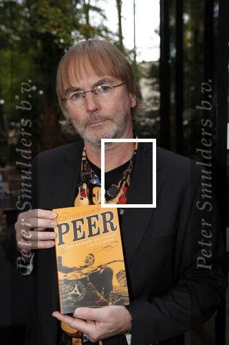 Hilversum 8 oktober 2018
Boek presentatie Peter Koelewijn bij wisseloord studioï¿½s. Het boek is geschreven door Tjerk Lammers.
Tjerk Lammers