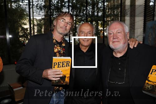 Hilversum 8 oktober 2018
Boek presentatie Peter Koelewijn bij wisseloord studioï¿½s. Het boek is geschreven door Tjerk Lammers.
Tjerk Lammers Peter Koelewijn Jan Smeets