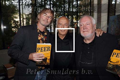 Hilversum 8 oktober 2018
Boek presentatie Peter Koelewijn bij wisseloord studioï¿½s. Het boek is geschreven door Tjerk Lammers.
Tjerk Lammers Peter Koelewijn Jan Smeets