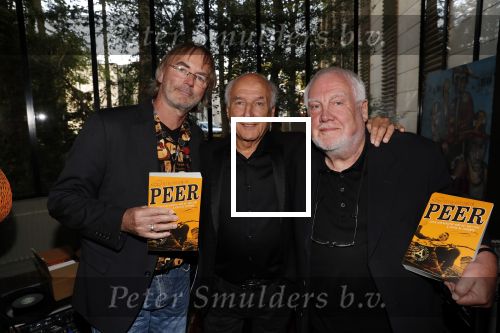 Hilversum 8 oktober 2018
Boek presentatie Peter Koelewijn bij wisseloord studioï¿½s. Het boek is geschreven door Tjerk Lammers.
Tjerk Lammers Peter Koelewijn Jan Smeets
