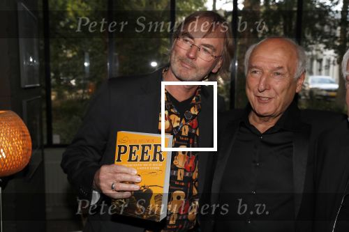 Hilversum 8 oktober 2018
Boek presentatie Peter Koelewijn bij wisseloord studioâ€™s. Het boek is geschreven door Tjerk Lammers.