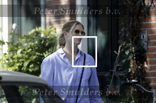Amsterdam 16 oktober 2018
Cheryl Franks, echtgenote van Twan Huys verlaat haar huis.n