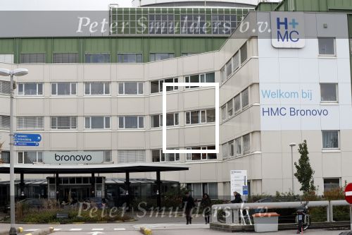 Den Haag  29 oktober 2018
Waylon en zijn zwangere vriendin Bibi Breijman gaan op controle in het Bronovo ziekenhorsche Panamera Turbo naartoe.