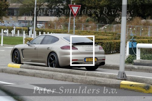 Den Haag  29 oktober 2018
Waylon en zijn zwangere vriendin Bibi Breijman gaan op controle in het Bronovo ziekenhorsche Panamera Turbo naartoe.