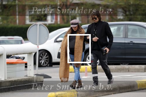 Den Haag  29 oktober 2018
Waylon en zijn zwangere vriendin Bibi Breijman gaan op controle in het Bronovo ziekenhorsche Panamera Turbo naartoe.