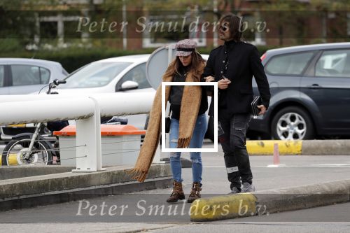 Den Haag  29 oktober 2018
Waylon en zijn zwangere vriendin Bibi Breijman gaan op controle in het Bronovo ziekenhorsche Panamera Turbo naartoe.