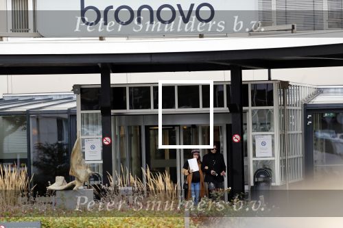Den Haag  29 oktober 2018
Waylon en zijn zwangere vriendin Bibi Breijman gaan op controle in het Bronovo ziekenhorsche Panamera Turbo naartoe.