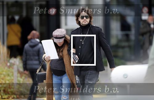 Den Haag  29 oktober 2018
Waylon en zijn zwangere vriendin Bibi Breijman gaan op controle in het Bronovo ziekenhorsche Panamera Turbo naartoe.