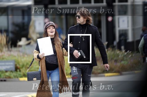 Den Haag  29 oktober 2018
Waylon en zijn zwangere vriendin Bibi Breijman gaan op controle in het Bronovo ziekenhorsche Panamera Turbo naartoe.