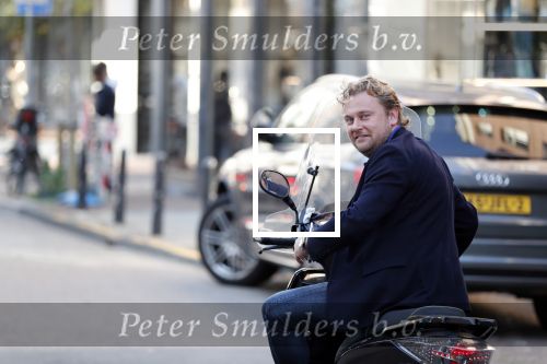 Amsterdam 16 oktober 2018
Wesly Bronkhorst en Tino Martin op de pc hooftstraat. Wesly is op zijn scooter.