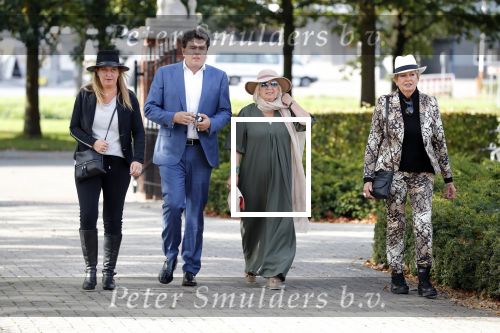 Woudenberg 8 oktober 2018
Herdenkingsdienst Anneke Gronloh in crematorium Woudenberg. Ria Valk en Willke Alberti