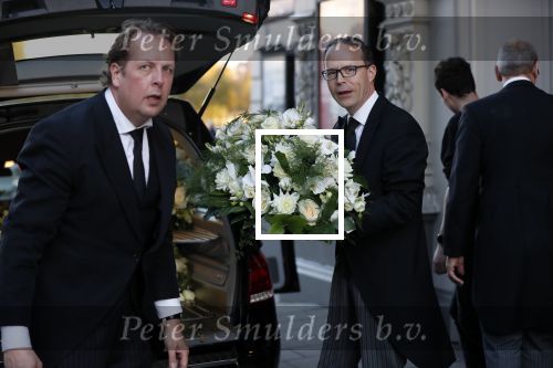 Amsterdam 27 oktober 2018
Herdenkingsdienst voor Wim Kok in het Concertgebouw van Amsterdam. Wim Kok bloemen