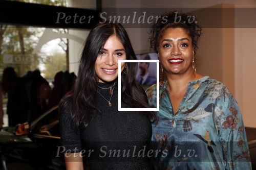 Amsterdam 30 oktober 2018
Boekpresentatie Kelly Weekers. Haar man John Ewbank reikte het eerste boek uit. Yasmin Verheijen met moeder