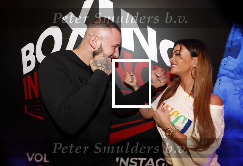 Almere 26 september 2019
Presentatie influencer boxing avond in sportcentrum Almere. Alex Maas met zijn vriendin