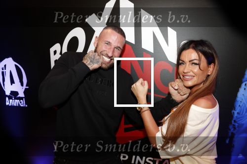 Almere 26 september 2019
Presentatie influencer boxing avond in sportcentrum Almere. Alex Maas met zijn vriendin