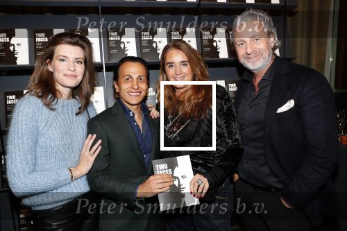 Amsterdam 12 november 2019
lancering van het boek Two Faces van Ali Pirayesh in the Dutchess.
Ali met zijn vrouw Gimena en Mark Teurlings