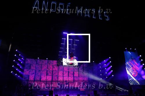 Rotterdam 18 oktober 2019
Andre Hazes met zijn band in AHOY. Micky Fisser vloog met zijn drumstel door Ahoy