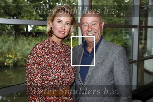 Amstelveen 1 oktober 2019
15 jaar de Esther Vergeer Foundation in het Cobra museum . Er wordt een expositie geopend van 15 fotografen waaronder oa William Rutten Estelle Cruijff Klaasjan v d Weij Patty Brard Isa Hoes Marco Borsato Sacha de Boer Klaas v Kruistem en Edwin Smulders. Anouk Smulders presenteert het en Prinses Margriet is aanwezig. Anouk met Hans v d Veen